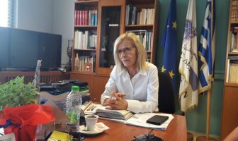 Παραιτήθηκε η Γιώτα Πούλου- παραμένει δημοτική σύμβουλος