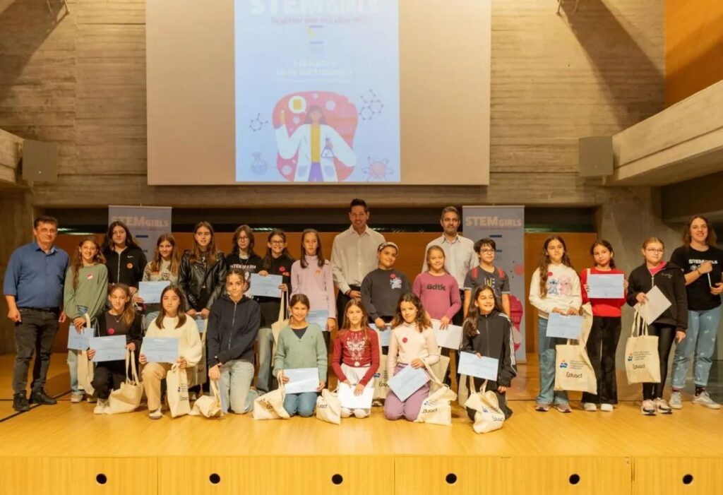 Ολοκληρώθηκε το πρόγραμμα «STEM Girls 2025» για μαθήτριες της Λιβαδειάς