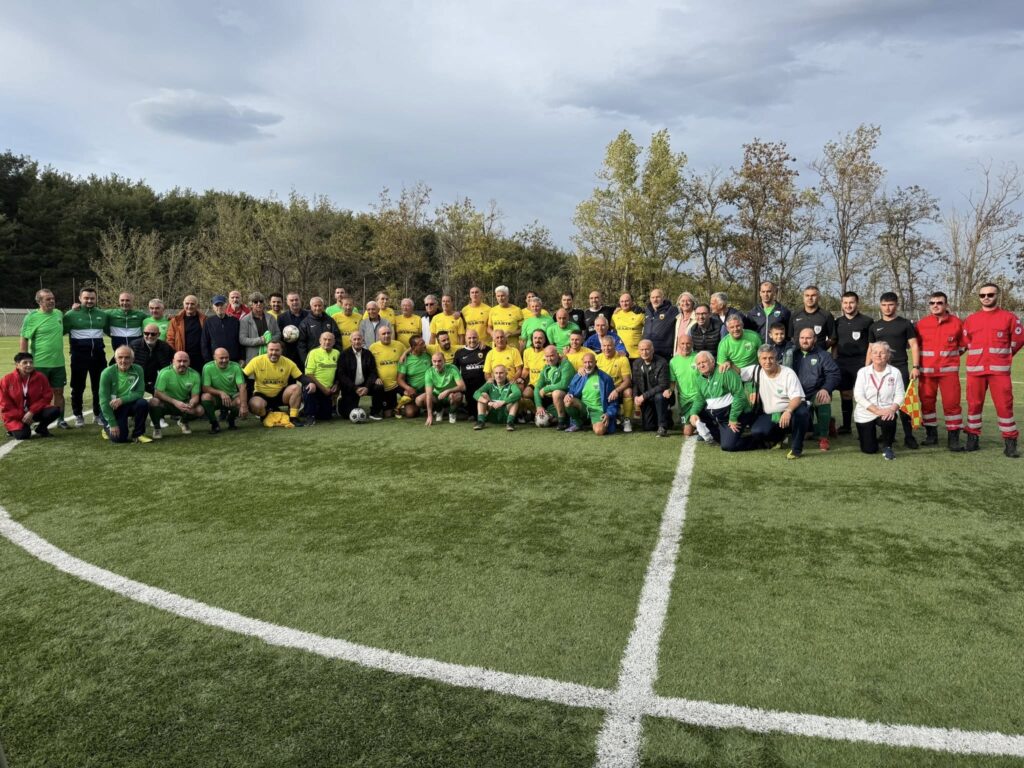 “Θρύλοι” του ποδοσφαίρου στον αγώνα παλαιμάχων Λεβαδειακού-ΑΕΚ