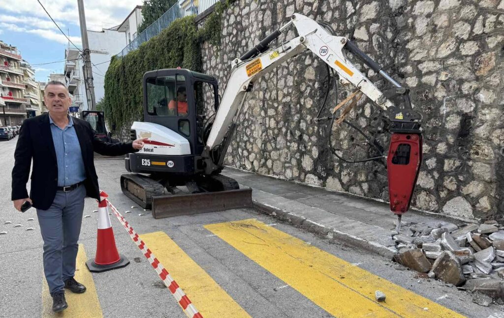 Ξεκίνησε η διαπλάτυνση των πεζοδρομιών στην Καραγιαννοπούλου
